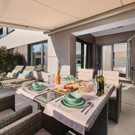 Brand New 1 Bedroom Apartment With Backyard Near The Beach! โปเรช ภายนอก รูปภาพ
